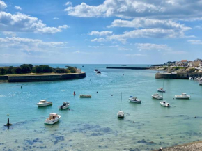Vue sur l'entrée du port